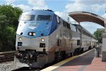 Eastbound "Texas Eagle" comes into the station